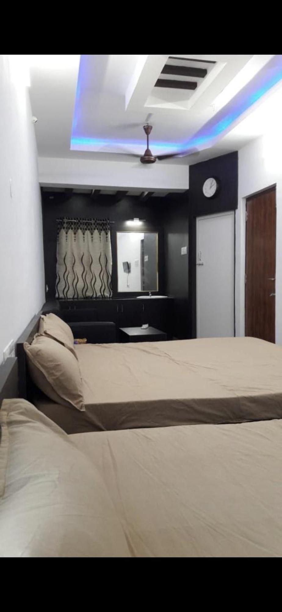 Srirangam Suite Rooms Tiruchirappalli Bagian luar foto